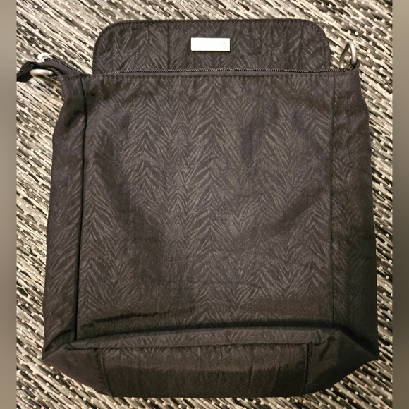 Baggallini Nylon Crossbody Medium Size Bag - Picture 2 of 8